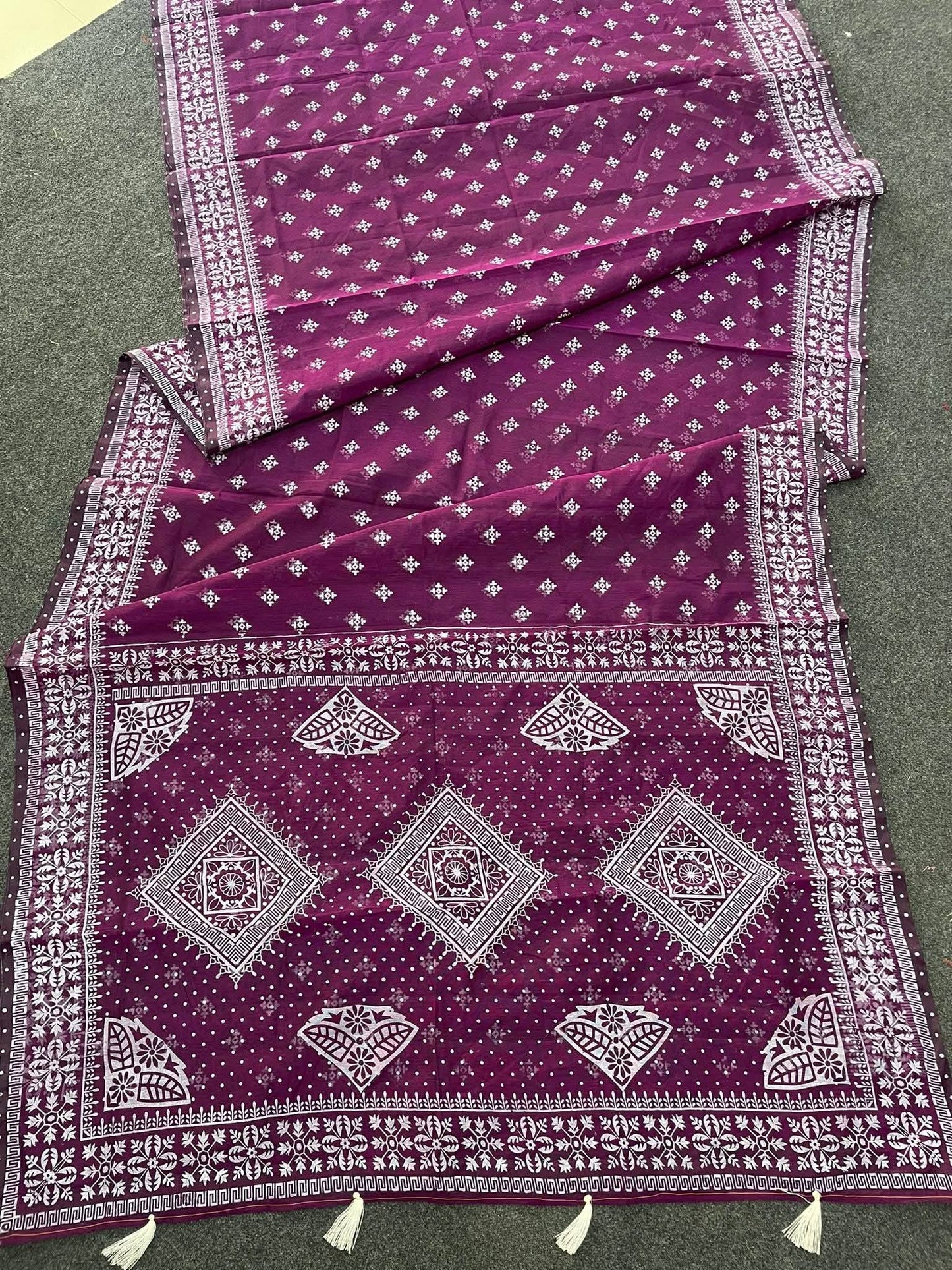 Viral Demanding Afsan print saree